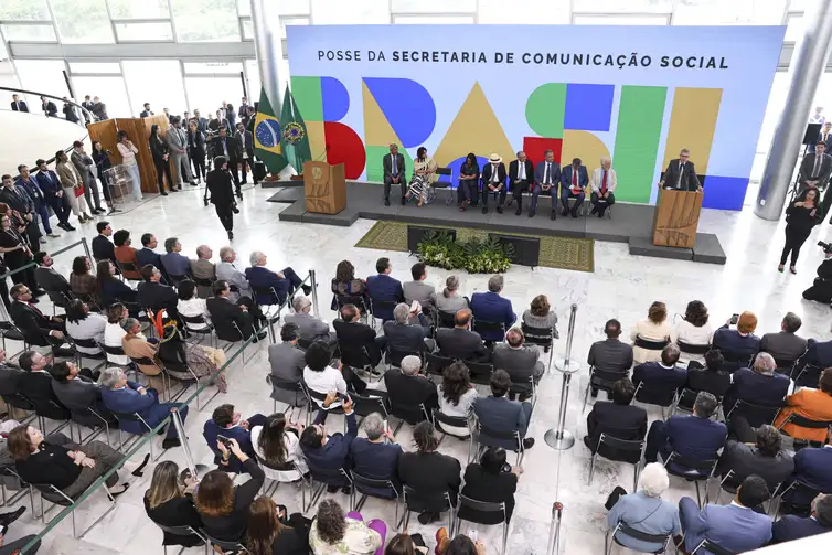 Brasília (DF), 14/01/2025 - O presidente Luiz Inácio Lula da Silva dá posse a Sidônio Palmeira como ministro da Secretaria de Comunicação Social da Presidência, em cerimônia no Palácio do Planalto. Foto: Marcelo Camargo/Agência Brasil