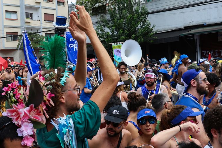 São Paulo (SP), 03/03/2025 - Desfile do bloco de carnaval Espetacular Charanga do França em Santa Cecília. Foto: Rovena Rosa/Agência Brasil