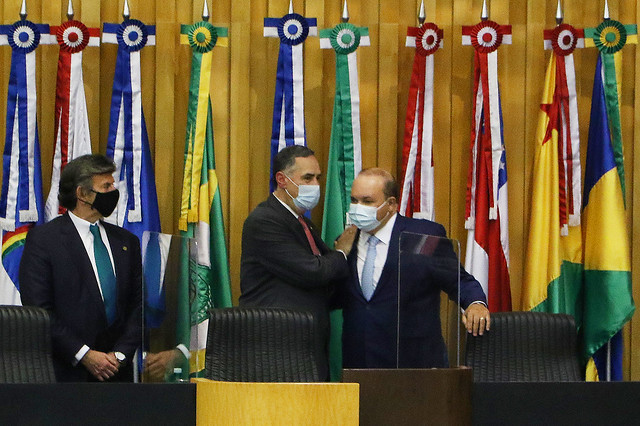 Governador Ibaneis prestigia posse da nova direção do TST