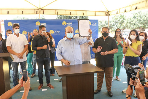 Inauguração da praça na Quadra 103 e anúncio de obras no Recanto das Emas