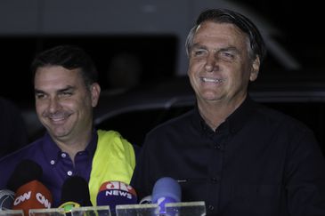 Fabio Rodrigues-Pozzebom/ Agência Brasil Presidente Jair Bolsonaro fala com a imprensa no Palácio da Alvorada sobre o resultado das eleições