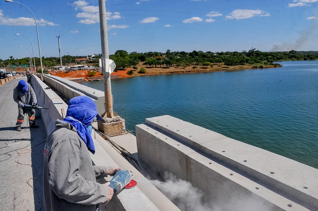 Concluído piso da passarela de pedestres da Ponte Costa e Silva