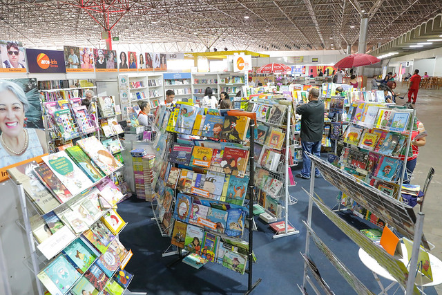 Escolas recebem R$ 1 milhão para compras na Bienal do Livro