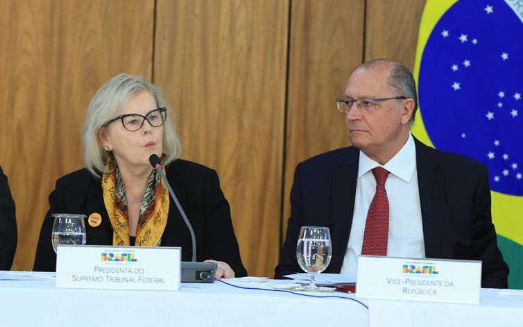 Brasília (DF) 18/04/2023 Presidente Lula reunido com ministros, governadores, prefeitos e parlamentares para discutirem políticas de proteção do ambiente escolar.