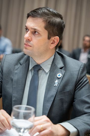  Brasília (DF) - O diretor do Departamento de Imunizações do Ministério da Saúde, Éder Gatti, durante sessão na OPAS.
Foto: Júlia Prado/ ASCOM Ministério da Saúde