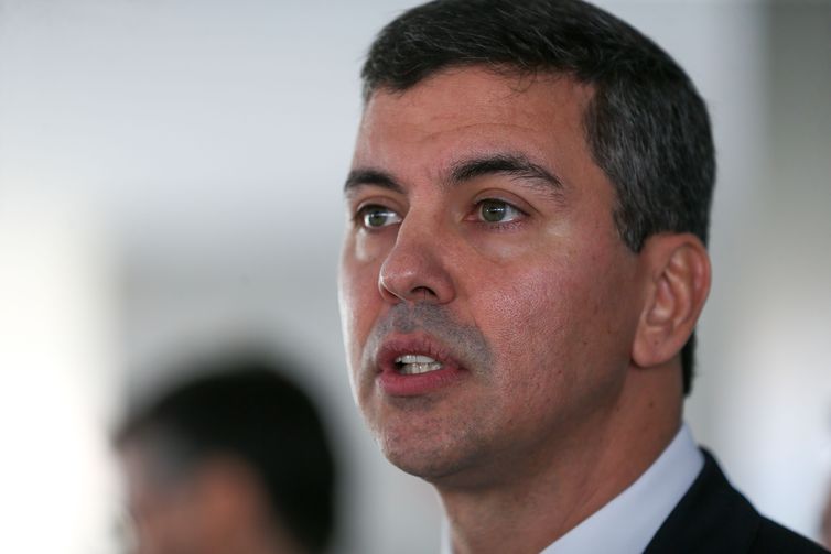 Brasília, DF 16/05/2023 O  presidente eleito do Paraguai, Santiago Peña, fala com a imprensa após encontro com o presidente Luiz Inácio Lula da Silva. José Cruz/ Agência Brasil