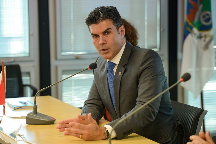 Rio de Janeiro (RJ), 02/06/2023 – O governador do Estado do Pará, Helder Barbalho durante entrevista coletiva no edifício-sede do Banco Nacional de Desenvolvimento Econômico e Social (BNDES), no Rio de Janeiro. Foto: Tomaz Silva/Agência Brasil