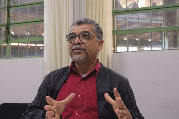 São Paulo (SP), 19/06/2023 - Cláudio Marques Neto, diretor da EMEF Espaço de Bitita no Canindé, antes chamada EMEF Infante Dom Henrique, fala sobre o processo para conseguir mudar o nome da escola e homenagear a escritora Carolina Maria de Jesus. Foto: Rovena Rosa/Agência