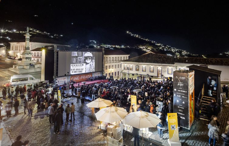 23/06/2023 - A Mostra de Cinema de Ouro Preto (CineOP) homenageou em sua abertura o ator e músico Tony Tornado. Foto: Leo Lara/Universo Produção/Divulgação