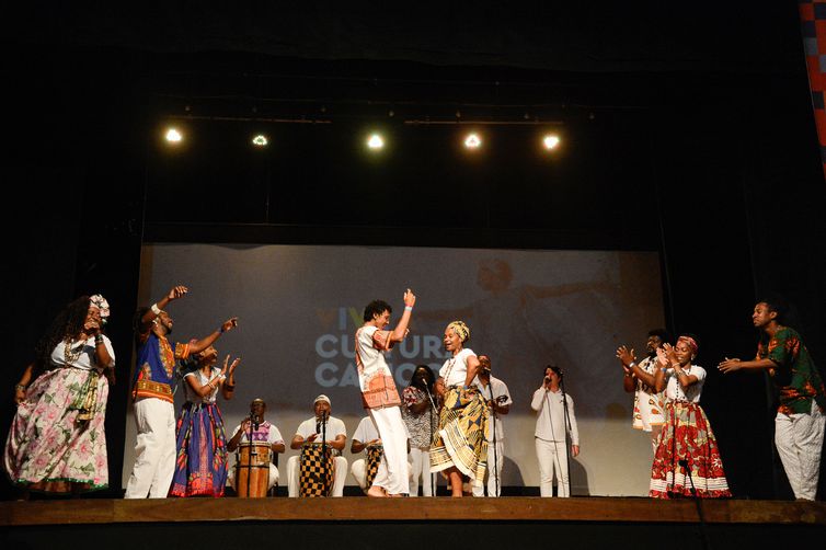 RIO DE JANEIRO (RJ), 12/07/2023 – Apresentação musical da Companhia de Aruanda durante encontro de artistas e agentes culturais com a ministra da Cultura, Margareth Menezes na Arena Carioca Dicró, zona norte da capital fluminense. Foto: Tomaz