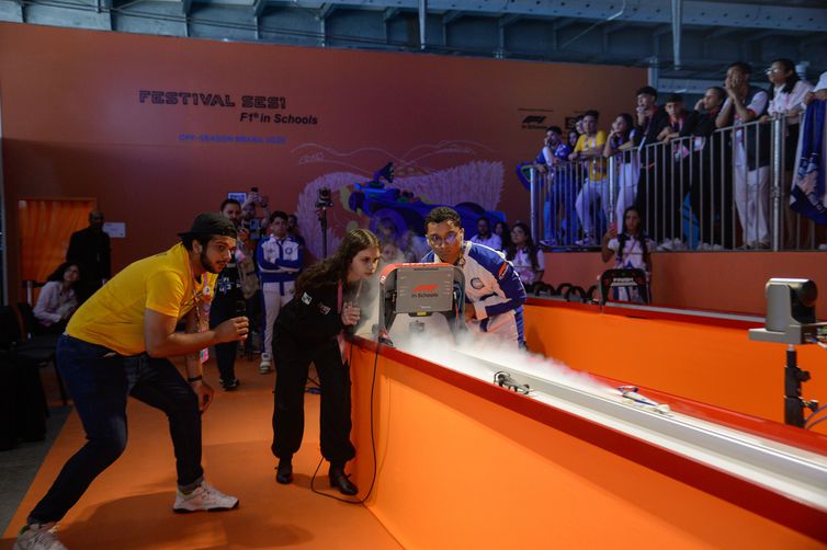 Rio de Janeiro (RJ), 03/08/2023 – Estudantes competem no Festival SESI de Robótica Off Season, na Marina da Glória, zona sul da capital fluminense. Foto: Tomaz Silva/Agência Brasil