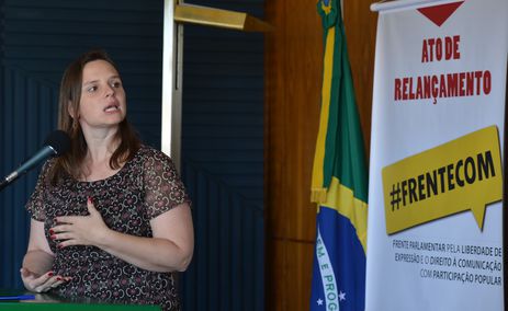 Brasília - Bia Barbosa, do Intervozes, participa do relançamento da Frente Parlamentar pela Liberdade de Expressão e Direito à Comunicação com Participação Popular (Antonio Cruz/Agência Brasil)