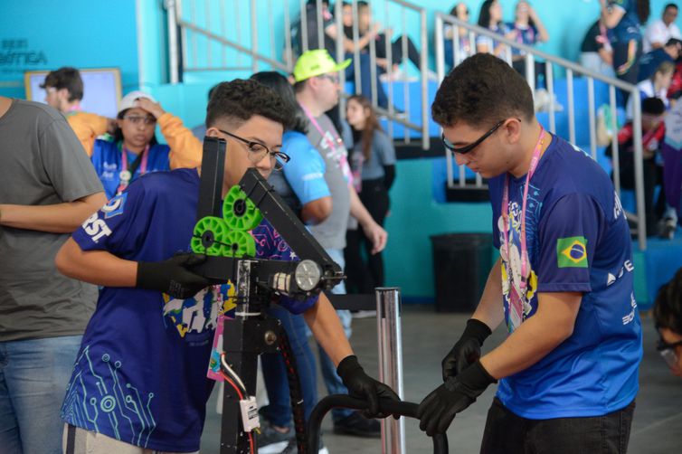 Rio de Janeiro (RJ), 03/08/2023 – Estudantes competem no Festival SESI de Robótica Off Season, na Marina da Glória, zona sul da capital fluminense. Foto: Tomaz Silva/Agência Brasil