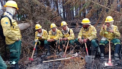 Cavalcante (GO) 15/09/2023 – A brigada de incêndio da Prevfogo composta com membros da comunidade quilombola Kalunga, durante simulação de combate ao fogo no cerrado no Engenho II. Foto: Charles Pereira Pinto/Arquivo Pessoal