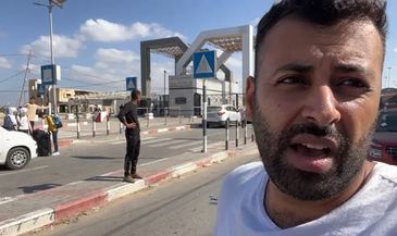 Rafah, 10.11.2023 - Palestino-brasileiro Hassan Rabee, que faz parte do grupo de brasileiros que serão repatriados de Gaza, aguarda na passagem de Rafah. Frame/Hassan Rabee
