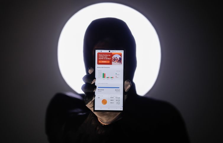 Brasília/DF, 19/01/2024, Golpes feitos pelo telefone celular. Foto: Joedson Alves/Agência Brasil