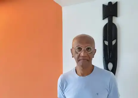 Brasília (DF) 30/01/2024 - Fundador do Centro de Estudos e Dados sobre Desigualdades Raciais (Cedra), Hélio Santos.
Foto: Roda Viva/Divulgação