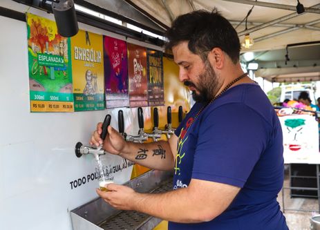 Brasília (DF), 03/02/2024, Carnavel de Brasília com o bloco Suvaco da Asa 2024, Suvaquinho para crianças. Na foto Pablo Feitosa, diretor do Bloco.  Foto Antonio Cruz/Agência Brasil