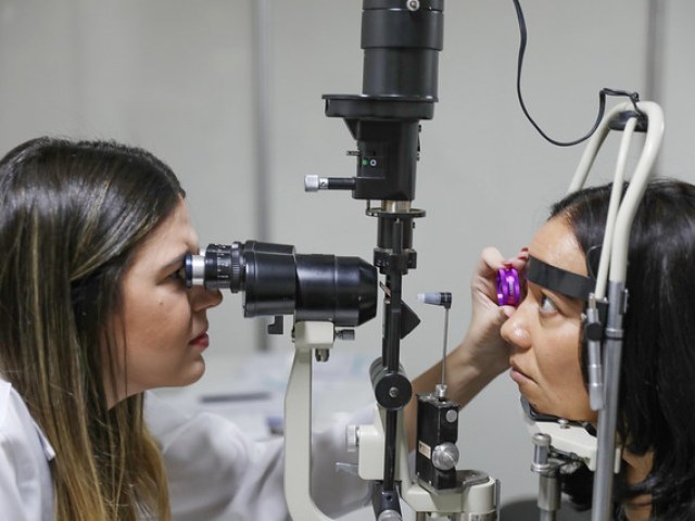 05/02/2024 - Ação leva atendimento médico, jurídico e cursos a mulheres em Santa Maria