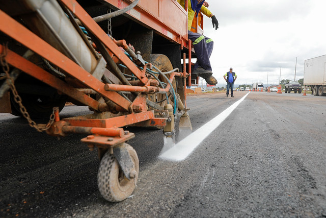 23/02/2024 - Com fim dos desvios, Viaduto do Riacho Fundo tem retorno reaberto