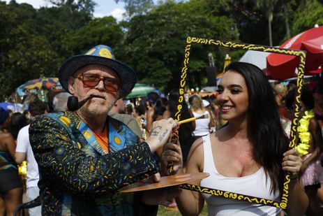 Rio de Janeiro (RJ) 10/02/2024 – Foliões na apresentação de carnaval do bloco da Terreirada Cearense, na Quinta da Boa Vista. Foto: Fernando Frazão/Agência Brasil