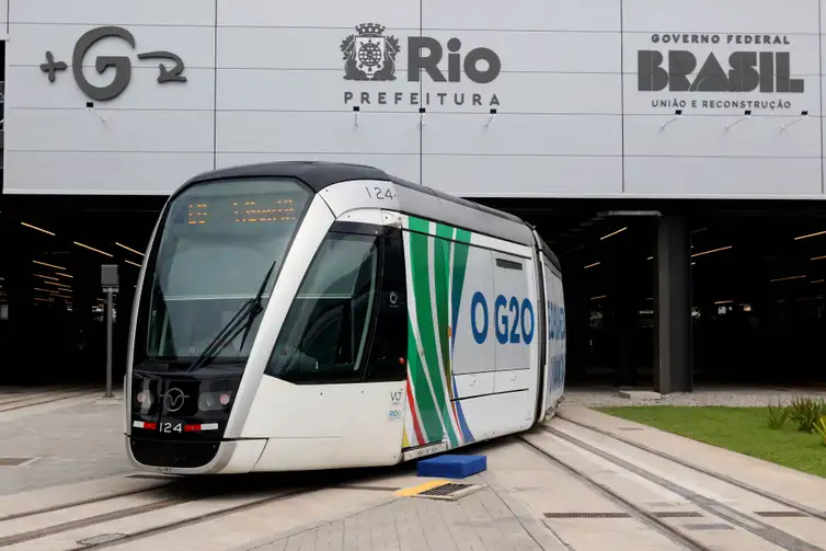 Rio de Janeiro (RJ), DD/MM/2023 - O presidente da República, Luiz Inácio Lula da Silva, participa da Inauguração do Terminal Intermodal Gentileza e do início da 1ª fase de Implantação do BRT Transbrasil, região central do Rio.  Foto: Tânia Rêgo/Agência Brasil
