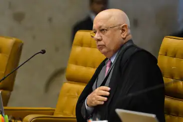Brasília - Um dos filhos do ministro do Supremo Tribunal Federal (STF) Teori Zavascki, Francisco Zavascki, confirmou pelo Facebook que o pai estava no avião que caiu na tarde de hoje (19) em Paraty  (Arquivo/José Cruz/Agência Brasil)