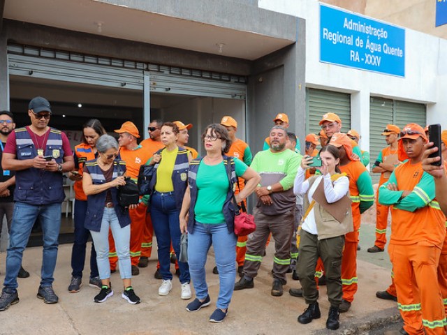 11/04/2024 - Ação contra a dengue vistoria residências e comércios de Água Quente