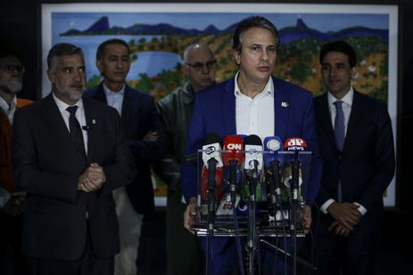 Brasília (DF) 20/05/2024 - Camilo Santana (Educação), ministro da Secretaria Extraordinária de Apoio à Reconstrução do RS, Paulo Pimenta, junto com os ministros, Waldez Góes (Infraestrutura), e o Silvio Costa Filho (Porto e Aeroportos) anunciam novas medidas de ajuda ao estado do Rio Grande do Sul atingido por fortes chuvas.
Foto: Joédson Alves/Agência Brasil