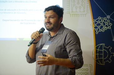 Rio de Janeiro (RJ), 23/05/2024 – O diretor do departamento de direitos na rede e educação midiática (SPDig- SECOM/PR), Fabio Meirelles durante o Encontro Internacional de Educação Midiática, no centro da capital fluminense. Foto: Tomaz Silva/Agência Brasil