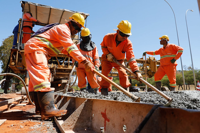 22/08/2024 - Iniciada etapa de concretagem nas faixas de rolamento da Epig
