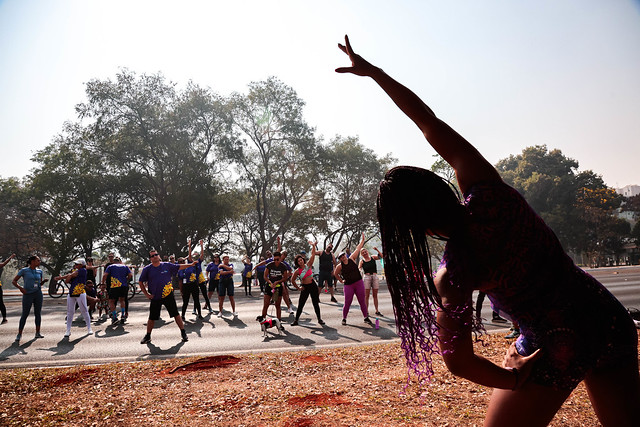 25/08/2024 - Campanha Agosto Lilás agita o Eixão do Lazer neste domingo (25)