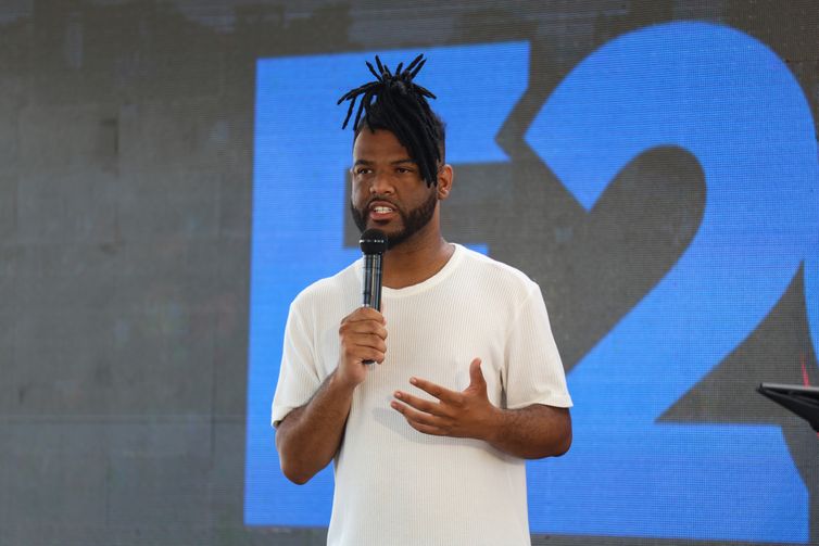 Tomaz Silva/Agência Brasil Rio de Janeiro (RJ), 04/11/2024 – O cofundador do Favela 20 (F20), Rene Silva durante lançamento de documento com recomendações políticas ao G20. Foto: Tomaz Silva/Agência Brasil