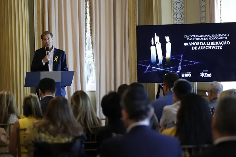 Fernando Frazão/Agência Brasil Rio de Janeiro (RJ) 26/01/2025 – O Cônsul-Geral da Alemanha, Jan Freigang, no ato pelos 80 anos da libertação de Auschwitz e em memória das vítimas do Holocausto, no Palácio da Cidade. Foto: Fernando Frazão/Agência Brasil