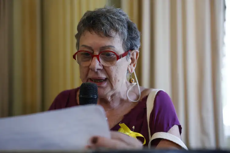 Fernando Frazão/Agência Brasil Rio de Janeiro (RJ) 26/01/2025 – Ana Bursztyn Miranda fala no ato pelos 80 anos da libertação de Auschwitz e em memória das vítimas do Holocausto, no Palácio da Cidade. Foto: Fernando Frazão/Agência Brasil