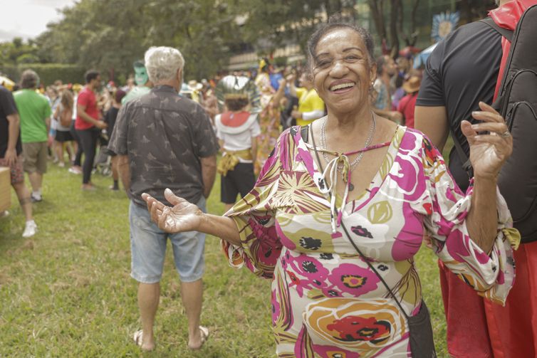 Joédson Alves/Agência Brasil Brasília (DF), 01/03/2025 - Personagem Rute Silva - Bloco de carnaval, Vai quem fica, nas ruas de Brasília.
Foto: Joédson Alves/Agência Brasil