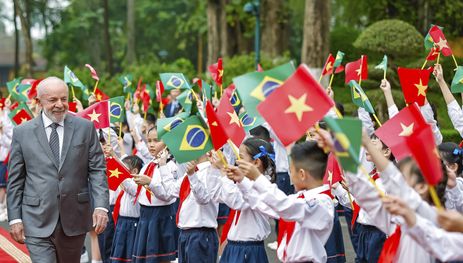 Presidente da República, Luiz Inácio Lula da Silva, durante cerimônia oficial de boas-vindas.
Palácio Presidencial, Hanói - Vietnã.

Foto: Ricardo Stuckert / PR