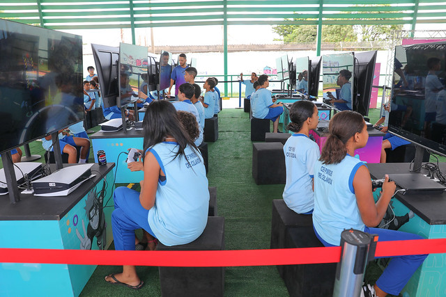 28/03/2025 - Cyber Arena leva videogames de última geração a alunos da rede pública em Ceilândia