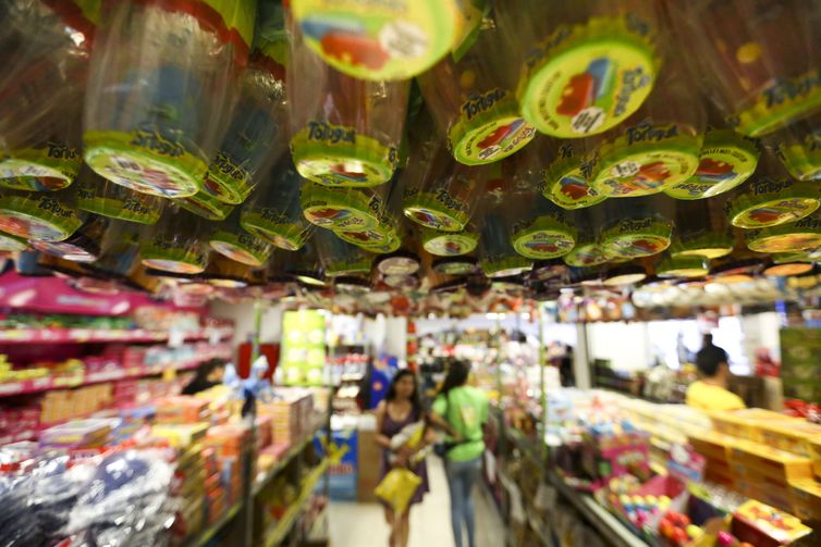 Brasília - Às vésperas da Páscoa, lojas em Brasília vendem ovos de páscoa (Marcelo Camargo/Agência Brasil)