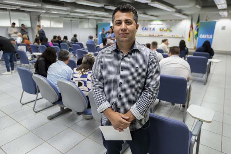 Lajeado (RS), 28/04/2025 - Presidente da cooperativa camponesa, Caio Santana, participa assinatura de contratos, programa compra assistida e area rural.
Foto: Joédson Alves/Agência Brasil