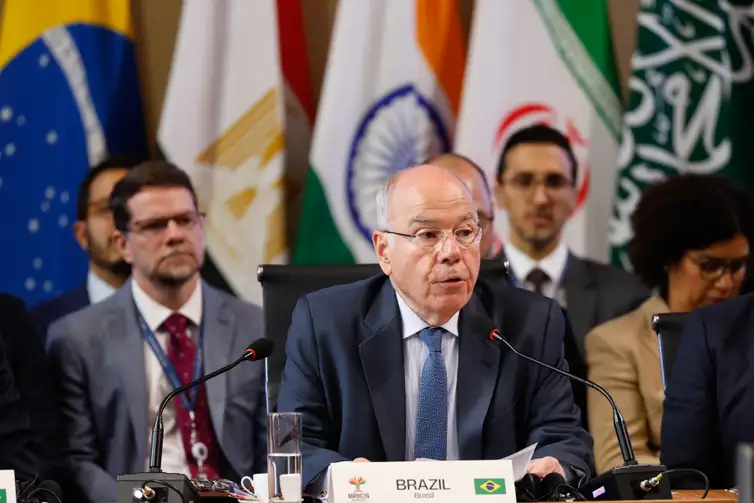 Rio de Janeiro (RJ), 28/04/2025 – O ministro de Relações Exteriores do Brasil, Mauro Vieira, abre a Reunião de Chanceleres da presidência brasileira do BRICS, no Palácio do Itamaraty. Foto: Fernando Frazão/Agência Brasil
