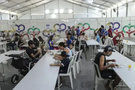Canoas (RS), 30/04/2025 - Cerca de 240 pessoas que foram atingidas pela enchente de abril de 2024 continuam no centro humanitário de acolhimento esperança, localizado no bairro iguara.
A um ano o estado foi atingido por temporais que afetou mais de 400 municípios gaúchos, tiveram bairros inteiros alagados. A maior tragédia climática da história, deixou pelo menos 147 mortos e afetou mais de 2,1 milhões de pessoas.
Foto: Joédson Alves/Agência Brasil