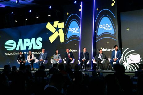 São Paulo (SP), 12/05/2025 - O presidente em exercício e ministro do Desenvolvimento, Indústria, Comércio e Serviços, Geraldo Alckmin, afirmou hoje, que a estimativa é de que o comércio varejista movimente R$ 16 bilhões este ano. A projeção foi anunciada durante o Apas Show, festival de alimentos e bebidas que termina na próxima quinta-feira (15).
Foto: Cadu Pinotti/Agência Brasil