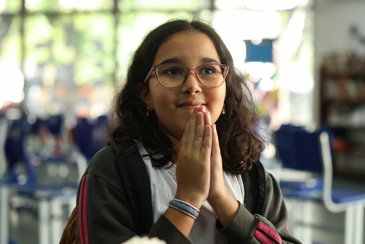 Rio de Janeiro (RJ), 04/06/2025 – A estudante do quinto ano no Centro Integrado de Educação Pública CIEP 001, Branca Alexandra Araújo Trajano durante entrevista à Agência Brasil, na escola, no Catete, na zona sul da capital fluminense. Foto: Tomaz Silva/Agência Brasil