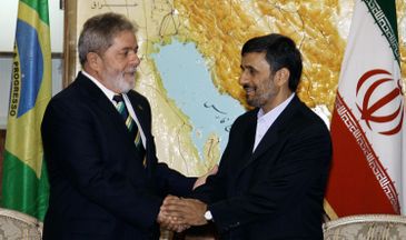 Irã, 16/05/2010 - Presidente Luiz Inácio Lula da Silva é recebido pelo presidente do Irã, Mahmoud Ahmadinejad. Foto: Ricardo Stuckert/PR