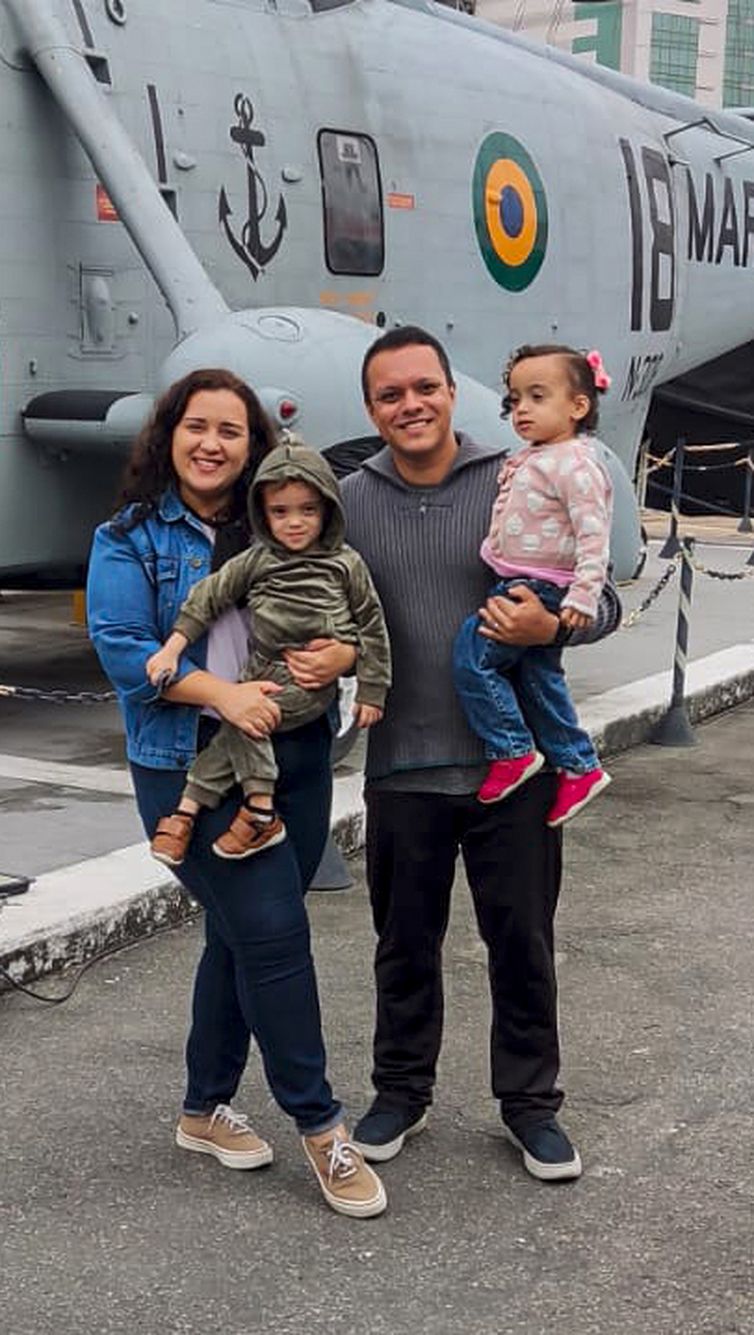 Brasília (DF), 09/06/2025 - Yngrid Antunes, o marido Felipe e os filhos Ísis e Lucas.
Foto: Yngrid Antunes/Arquivo pessoal
