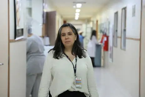 Rio de Janeiro (RJ), 30/10/2025 – A chefe da unidade de atenção psicossocial, Daniela Porto Faus na Maternidade Escola da UFRJ, em Laranjeiras, na zona sul do Rio de Janeiro  Foto: Tomaz Silva/Agência Brasil
