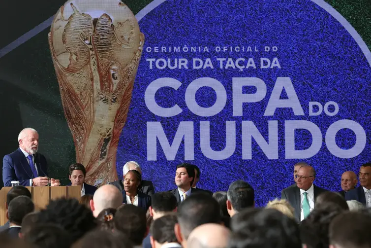 Valter Campanato/Agência Brasil Brasília (DF), 26/02/2026 - Presidente da República, Luiz Inácio Lula da Silva, durante cerimônia de apresentação das taças da Copa do Mundo de 2026 e da Copa do Mundo Feminina de 2027, realizado no Palácio do Planalto. Foto: Valter Campanato/Agência Brasil