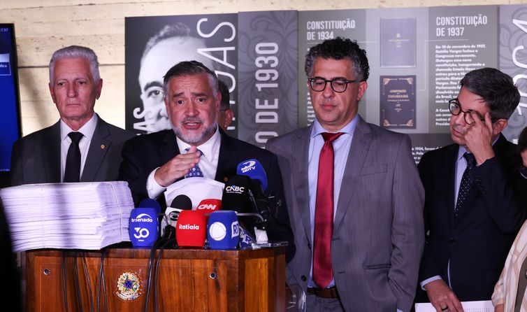 Brasília- DF  – 27/-3/2026 –Deputado, Paulo Pimenta, Durante coletiva a imprensa para falar sobre relatório paralelo dos governistas.  Foto: Lula Marques/ Agência Brasil.