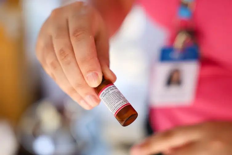Rio de Janeiro (RJ), 10/05/2025 – Vacina da Tríplice Viral durante o Dia D contra a gripe, na Lapa, centro da capital fluminense. Foto: Tomaz Silva/Agência Brasil